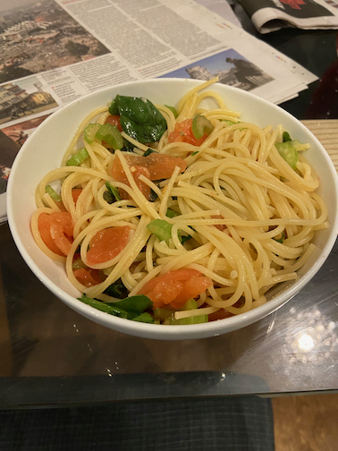 Spaghettini with Garlic and Tomato