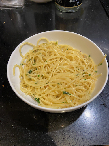 Spaghetti or Vermicelli with Garlic, Oil, and Parsley