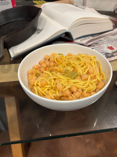 Salento-style Pasta and Chickpeas with Tomatoes