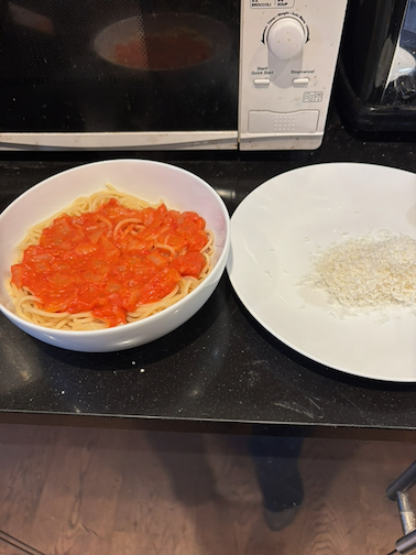 Spaghetti with Tomatoes and Milk